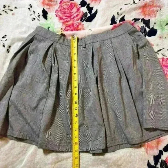Hot Topic Skool Guirl‎ Plaid Mini Skirt w/Pockets Size Medium - Picture 4 of 6